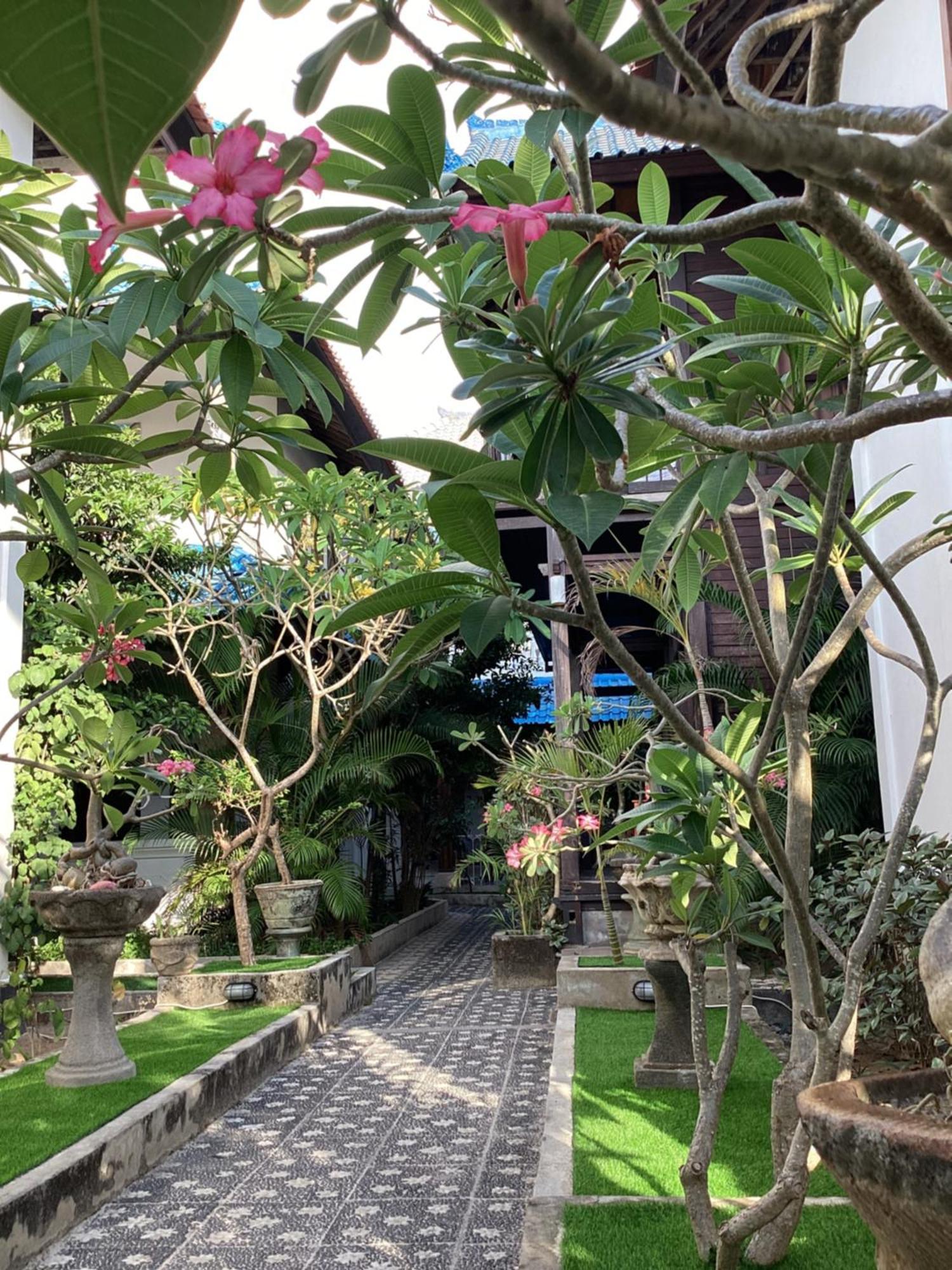 Linda Beach Hotel 누사 렘봉안 외부 사진