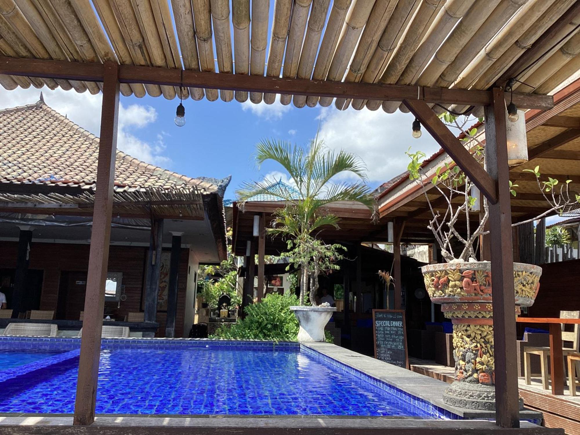 Linda Beach Hotel 누사 렘봉안 외부 사진